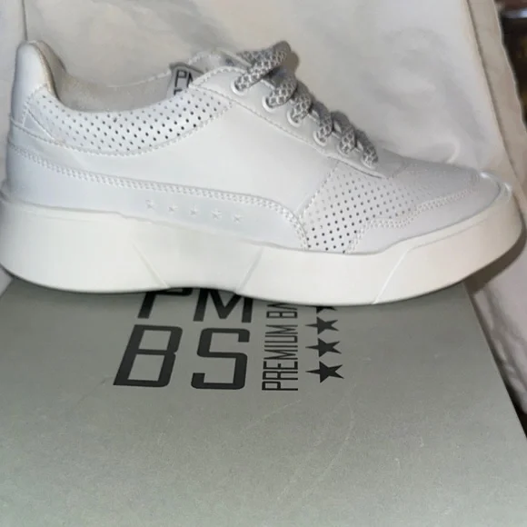 PREMIUM BASICS Women's White Athletic Shoes - Picture 6 of 11